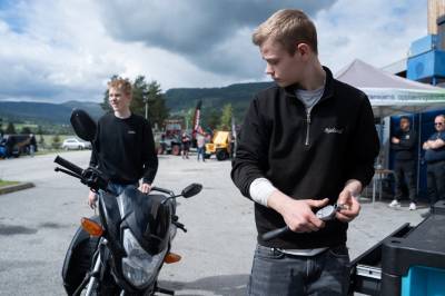 Skolen omfavner motor­kulturen: – Vil ikke vifte med peke­fingeren