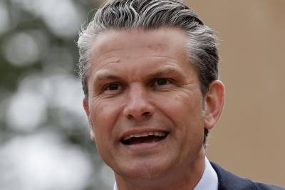 Hegseth varsler kraftige amerikanske angrep mot Iran