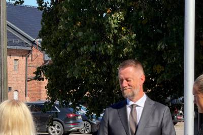 Stort oppmøte før Tuftes begravelse