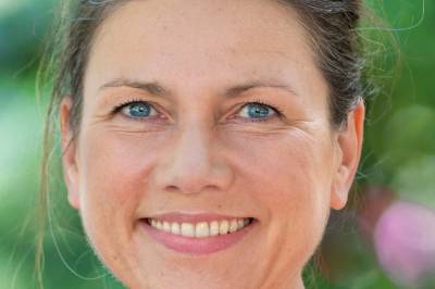 Ja, Kjetil Rolness. Høyre er et homoparti. Blant annet.