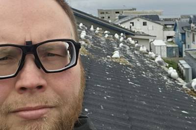 Invadert av krykkjer: - Helt maktesløs