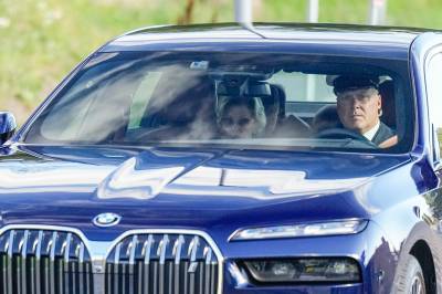 Dronning Sonja ankommer Rikshospitalet