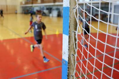 Skolene bidrar til stort treningspress på de unge