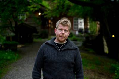 Snakker ut om tapet av faren