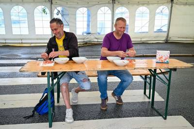 Erkerivaler har pillet reker i cirka 25 år – og blir stadig tregere
