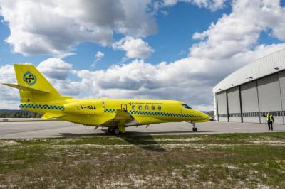 Betalar hundrevis av millionar ekstra for å halde ambulansefly i lufta
