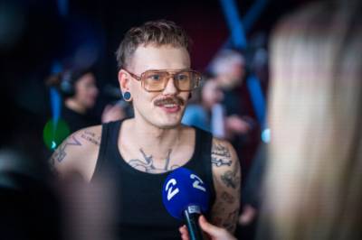 Hyller samboeren: – Tenkte «oi»