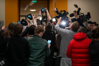 Høiby-fornærmet møtte pressen: – Utrolig ensomt