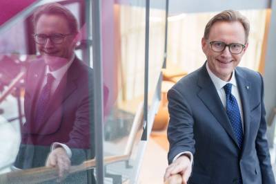 Deler ut 28 milliarder til aksjonærene