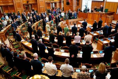 Samboeren solgte cannabis: Dansk Folketings­politiker kastet ut av parti