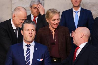 Island reagerer skarpt på EU-tollen – utsetter forsvarsavtale med EU