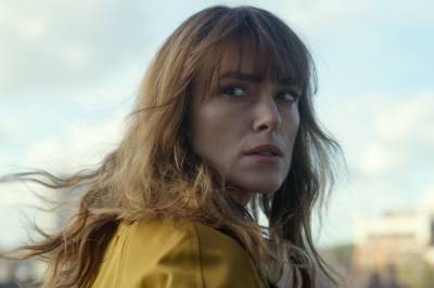 Screams Neve Campbell blir med i Netflix-serien med Keira Knightley og Ben Whishaw, Black Doves