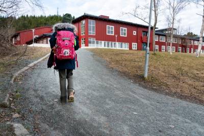 Omstridde Høgre-forslag: Vil ha hijab-nekt og maksgrense for minoritetar i skulen