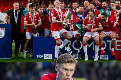 Wrexham kaptein James McClean reiser hjem rett etter tapet mot Norwich City