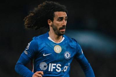 Frisør lekker Chelseas lagoppstilling – og skryter av det!