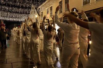Sandnes ønsket vinteren velkommen med lys og dans