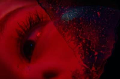 Sam Barlows neste spill er «Precognition»