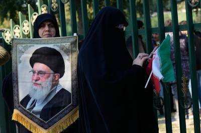 Khamenei kaller Trump «en kriminell» – holder presidenten ansvarlig for drepte