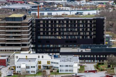 No kostar det nesten 2.000 kroner å ikkje møte