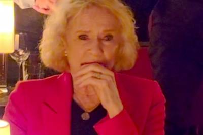 Her tar hun til tårene