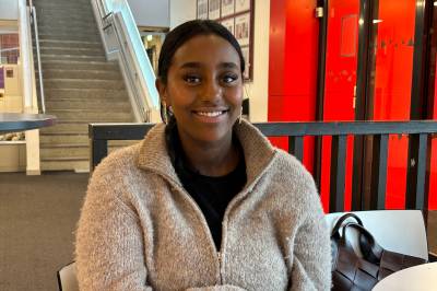 Veronica (17) fortviler over dyr skolependling: – Mange velger heller å snike