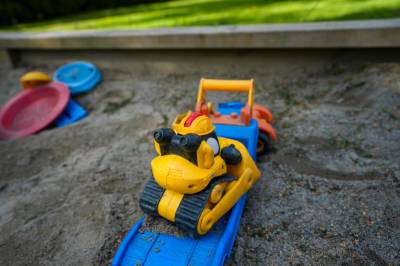 Regjeringen vil teste automatisk barnehageplass