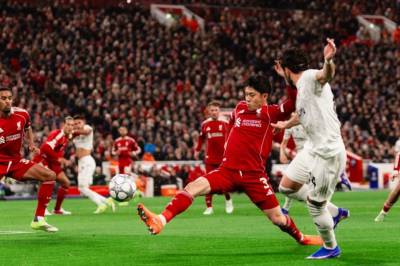 Andoni Iraola har en han liker bedre en benket Liverpool-stjerne Wataru Endo i kikkerten