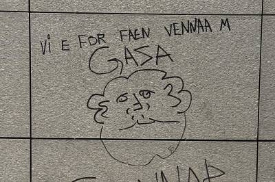 Gaza-tagging ved inngangen til Rådhuset i Tromsø: – Langt fra bra