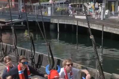 Rodde i vikingskip i Tønsberg