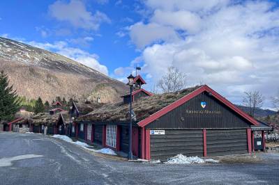 width=device-width, initial-scale=1, viewport-fit=cover