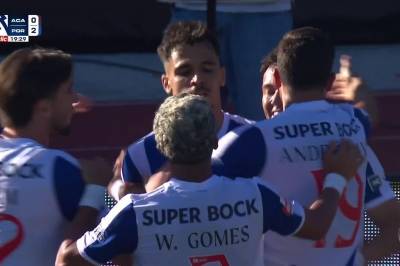 Gabriel Veiga med mål mot Academico de Viseu FC