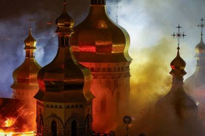 Kyivs Grottekloster i brann – meldinger om drepte både i Ukraina og Russland