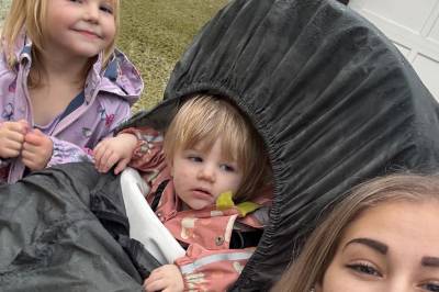 Familien skilt av vannmassene