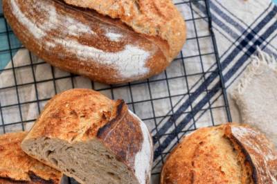 Surdeigsbrød med spelt