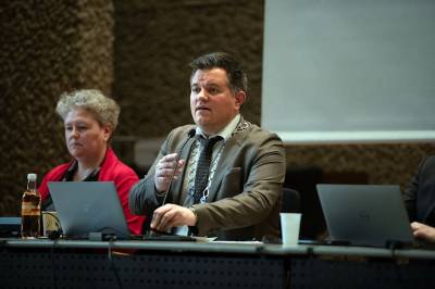 SISTE: Snur i kjøkken-strid: Freder Nesset og Midsund