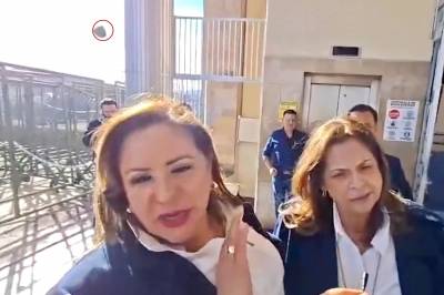 Skal møte pressen - så smeller det