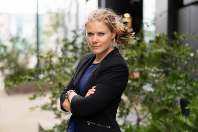 Forvalter Sunniva Slette satser på elektrifisering og infrastruktur og anbefaler fem aksjer