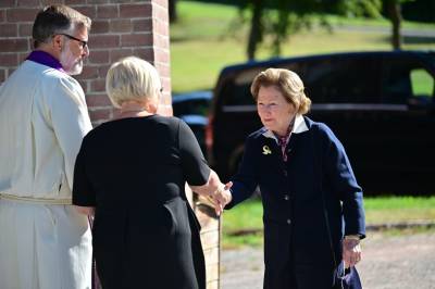 Dronning Sonja deltar – kong Harald uteblir