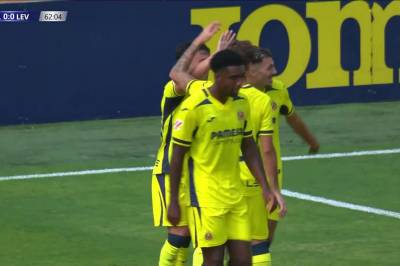 Se høydepunktene fra Villarreal CF - Levante UD