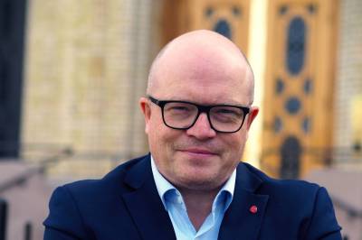 Folk i Møre og Romsdal skal få høreapparat raskere