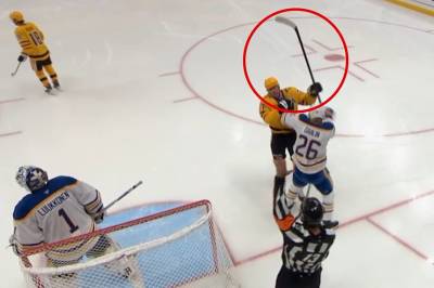 Stjernespilleren utvist etter slag mot nakken