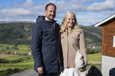 Slår hardt tilbake om kronprinsparet: – Kan faen ikke forstå det