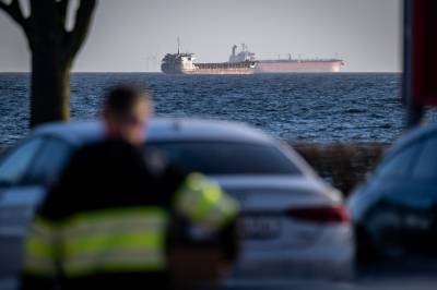 Seiler langs norskekysten: - Har ikke lovlige midler for å stoppe dem