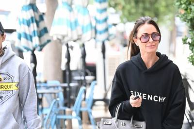 Setter fyr på spekulasjonene