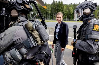 Justisministeren: – Støtter Riksrevisjonen i at PST må styrkes