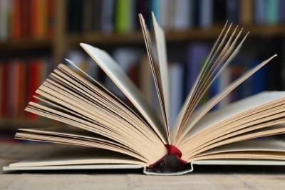 Undersøkelse: Halvparten av forfatterne tror KI vil erstatte dem helt