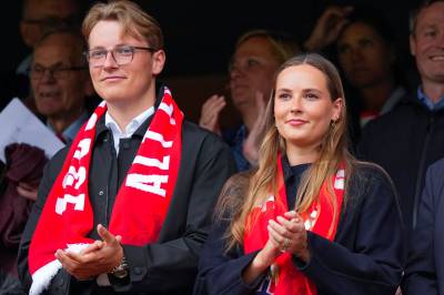Prinsesse Ingrid Alexandra og prins Sverre Magnus drar til fotball-VM i USA
