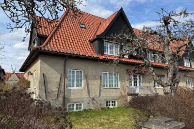 TV-kjendisen punger ut 17 millioner