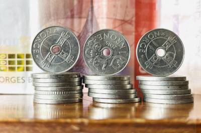 Krona styrker seg etter rentebeslutning