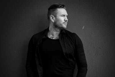 Skrev låt om depresjon og alkoholmisbruk – nå har det gitt Esben (39) en uventet belønning